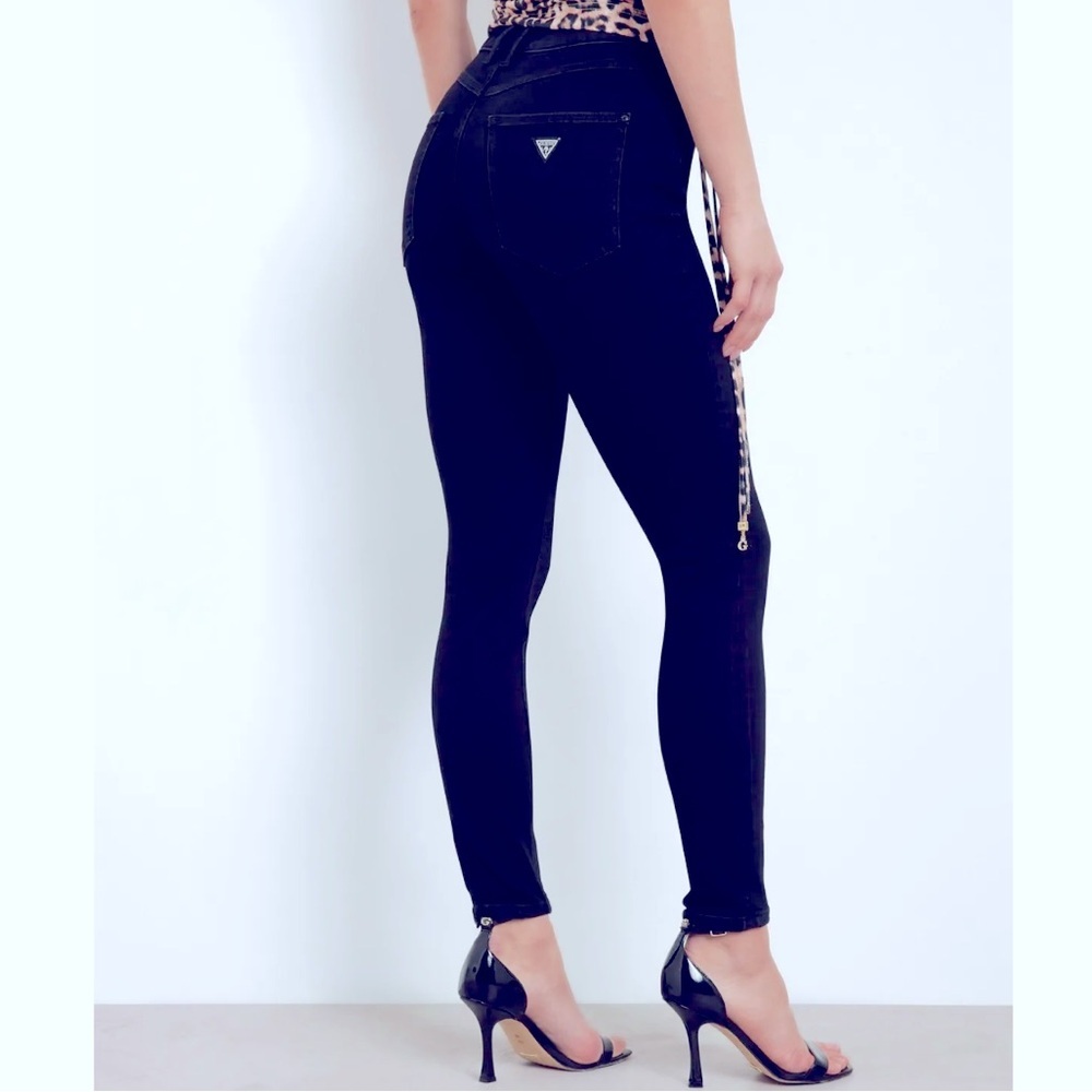 GUESS 1981 High-Rise Skinny Coated Jeans,